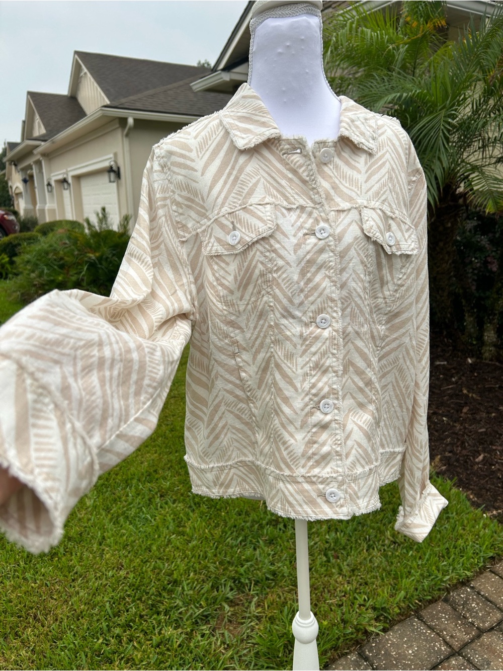 NWT🌷Tommy Bahama Two Palm Raw Edge Point Collar Button Front Jacket